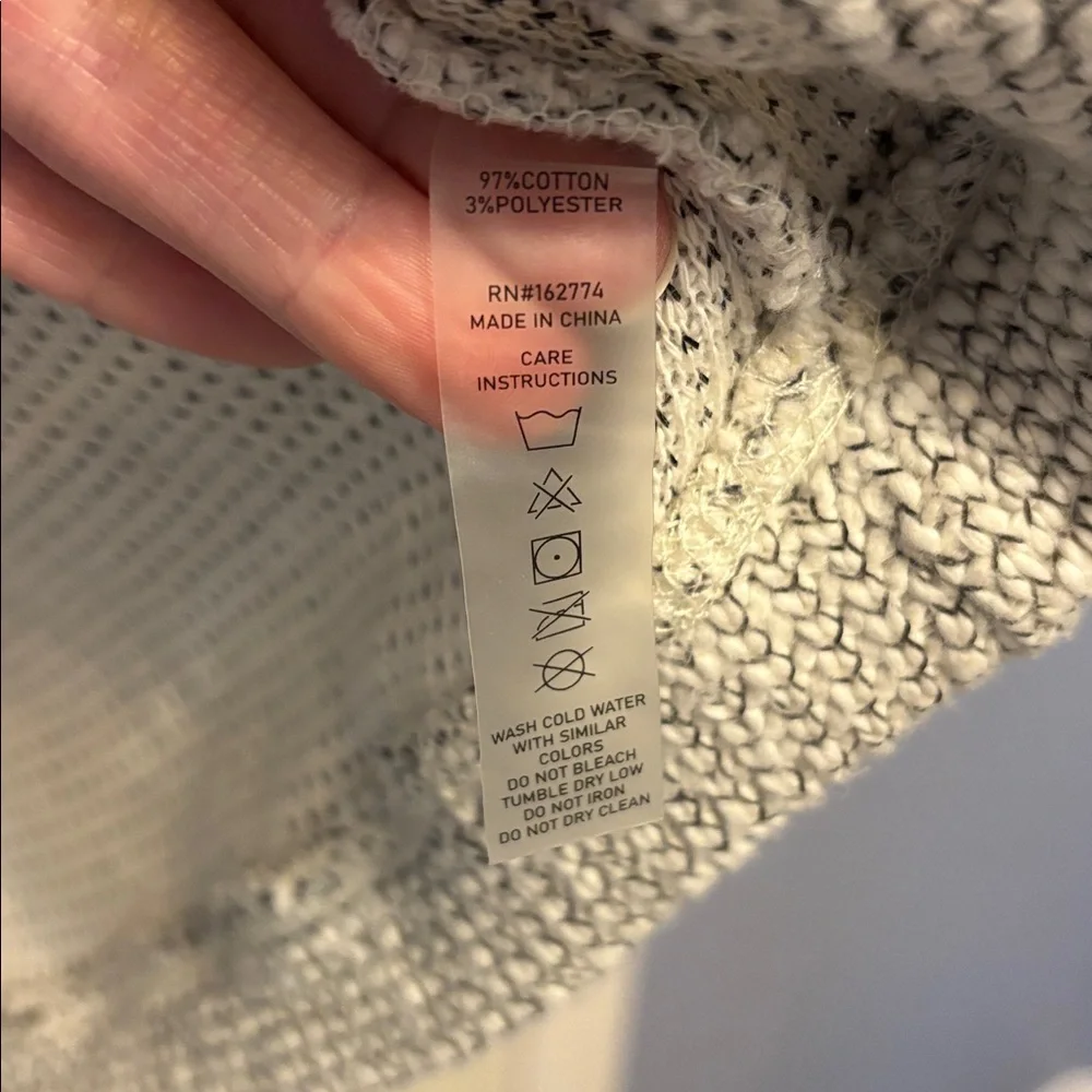 Cozy Light Gray Half-Zip Knit Pullover - Picture 4 of 4